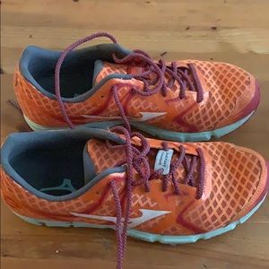 Running Shoes - Mizuno